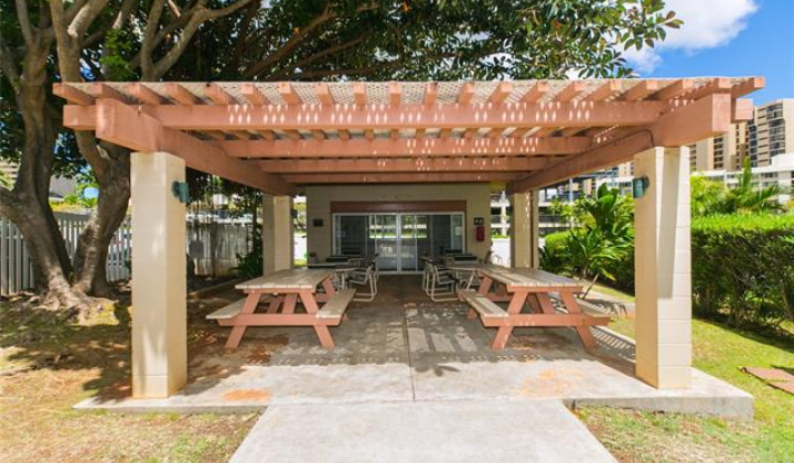 5180 Likini Street,Honolulu,Hawaii,96818,2 Bedrooms Bedrooms,1 BathroomBathrooms,Condo/Townhouse,Likini,8,17556717