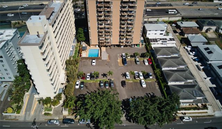 1050 Kinau Street,Honolulu,Hawaii,96814,2 Bedrooms Bedrooms,1 BathroomBathrooms,Condo/Townhouse,Kinau,3,17774512