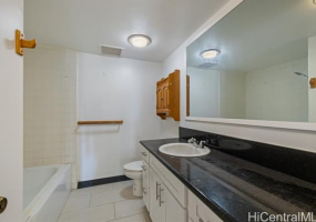 555 University Avenue,Honolulu,Hawaii,96826,1 Bedroom Bedrooms,1 BathroomBathrooms,Condo/Townhouse,University,1,17779410