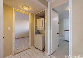 555 University Avenue,Honolulu,Hawaii,96826,1 Bedroom Bedrooms,1 BathroomBathrooms,Condo/Townhouse,University,1,17779410