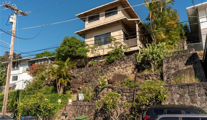 1963 Naio Street,Honolulu,Hawaii,96817,5 Bedrooms Bedrooms,3 BathroomsBathrooms,Single family,Naio,17882529