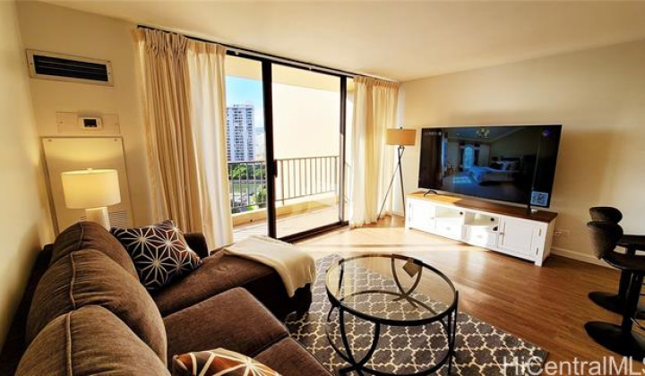 411 Hobron Lane,Honolulu,Hawaii,96815,1 Bedroom Bedrooms,1 BathroomBathrooms,Condo/Townhouse,Hobron,14,17923016