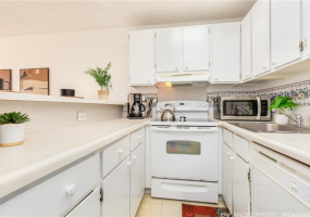 2140 Kuhio Avenue,Honolulu,Hawaii,96815,1 Bedroom Bedrooms,1 BathroomBathrooms,Condo/Townhouse,Kuhio,21,17935382