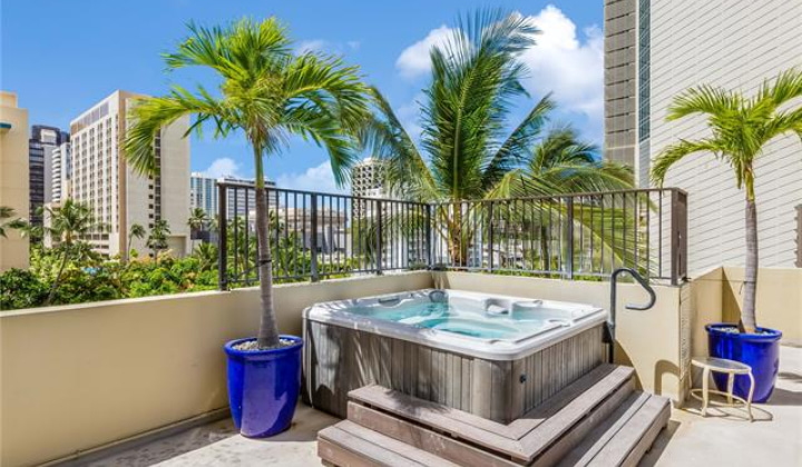 2140 Kuhio Avenue,Honolulu,Hawaii,96815,1 Bedroom Bedrooms,1 BathroomBathrooms,Condo/Townhouse,Kuhio,21,17935382