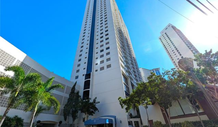 400 Hobron Lane,Honolulu,Hawaii,96815,1 ベッドルーム ベッドルーム,1 バスルームバスルーム,コンド / タウンハウス,Hobron,8,17944000