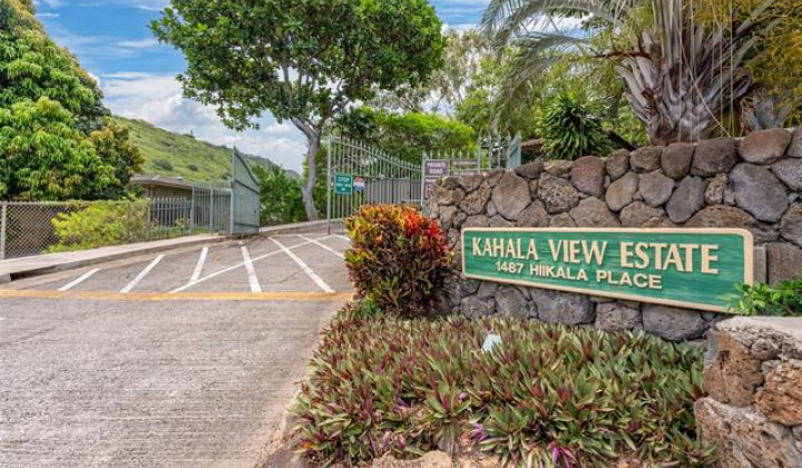 1487 Hiikala Place,Honolulu,Hawaii,96816,3 Bedrooms Bedrooms,2 BathroomsBathrooms,Condo/Townhouse,Hiikala,1,17999480