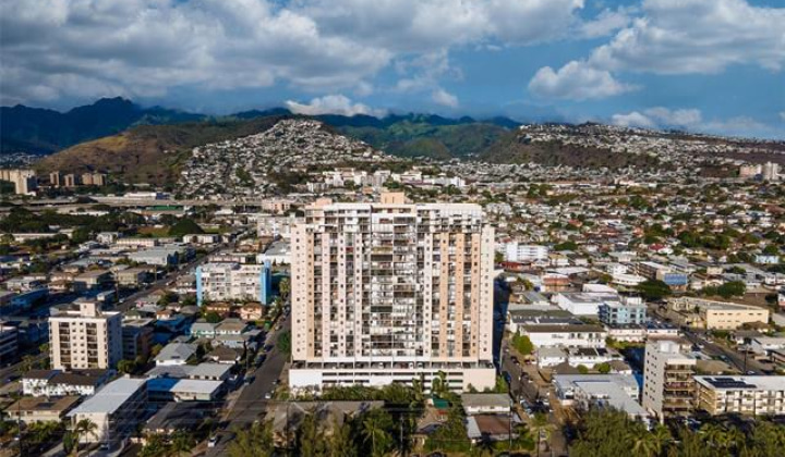 410 Atkinson Drive,Honolulu,Hawaii,96814,1 Bedroom Bedrooms,1 BathroomBathrooms,Condo/Townhouse,Atkinson,33,17743003