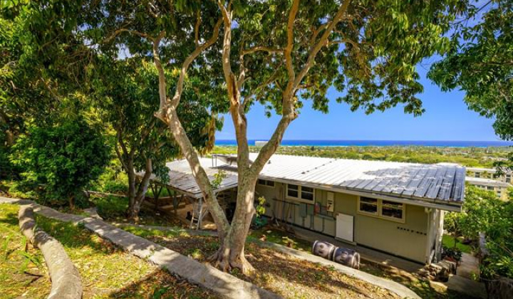 4446 Wahinekoa Place,Honolulu,Hawaii,96821,3 Bedrooms Bedrooms,1 BathroomBathrooms,Single family,Wahinekoa,18037170