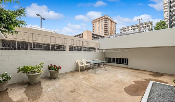 1069 Spencer Street,Honolulu,Hawaii,96822,2 Bedrooms Bedrooms,1 BathroomBathrooms,Condo/Townhouse,Spencer,10,18085006