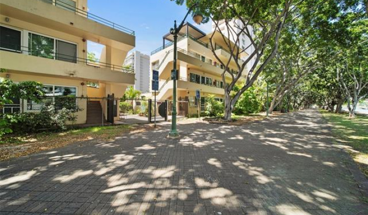 1868 Kahakai Drive,Honolulu,Hawaii,96814,1 Bedroom Bedrooms,1 BathroomBathrooms,Condo/Townhouse,Kahakai,1,18061631