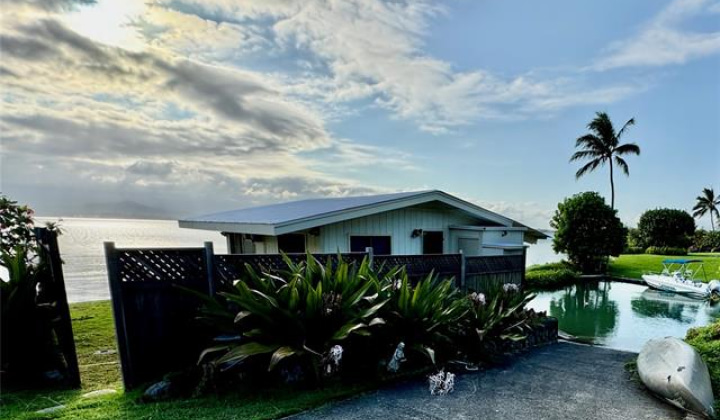 44-327 Kaneohe Bay Drive,Kaneohe,Hawaii,96744,8 Bedrooms Bedrooms,5 BathroomsBathrooms,Single family,Kaneohe Bay,18061772