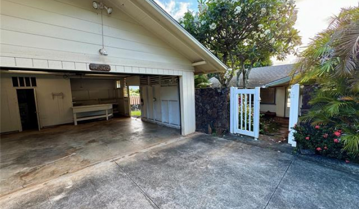 44-327 Kaneohe Bay Drive,Kaneohe,Hawaii,96744,8 Bedrooms Bedrooms,5 BathroomsBathrooms,Single family,Kaneohe Bay,18061772