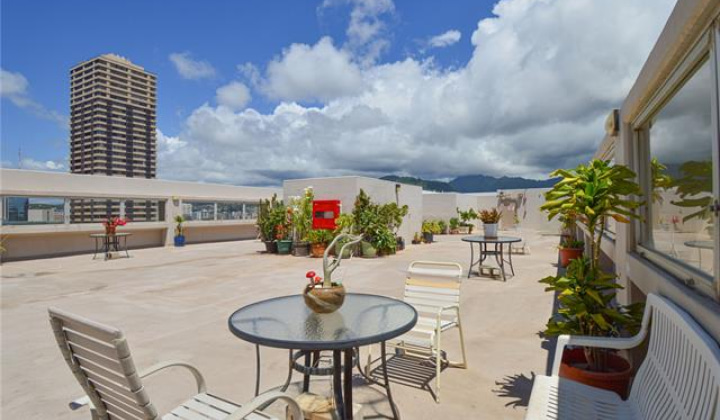 430 Keoniana Street,Honolulu,Hawaii,96815,1 Bedroom Bedrooms,1 BathroomBathrooms,Condo/Townhouse,Keoniana,4,18112535