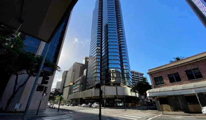 1088 Bishop Street,Honolulu,Hawaii,96813,2 ベッドルーム ベッドルーム,1 バスルームバスルーム,コンド / タウンハウス,Bishop,7,18074423