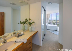 2101 Nuuanu Avenue,Honolulu,Hawaii,96817,2 Bedrooms Bedrooms,2 BathroomsBathrooms,Condo/Townhouse,Nuuanu,26,18075607