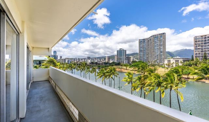 2085 Ala Wai Boulevard,Honolulu,Hawaii,96815,2 ベッドルーム ベッドルーム,1 バスルームバスルーム,コンド / タウンハウス,Ala Wai,6,18086138