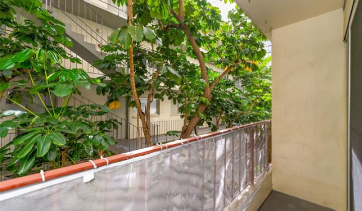 222 Kaiulani Avenue,Honolulu,Hawaii,96815,2 Bedrooms Bedrooms,1 BathroomBathrooms,Condo/Townhouse,Kaiulani,2,18093199