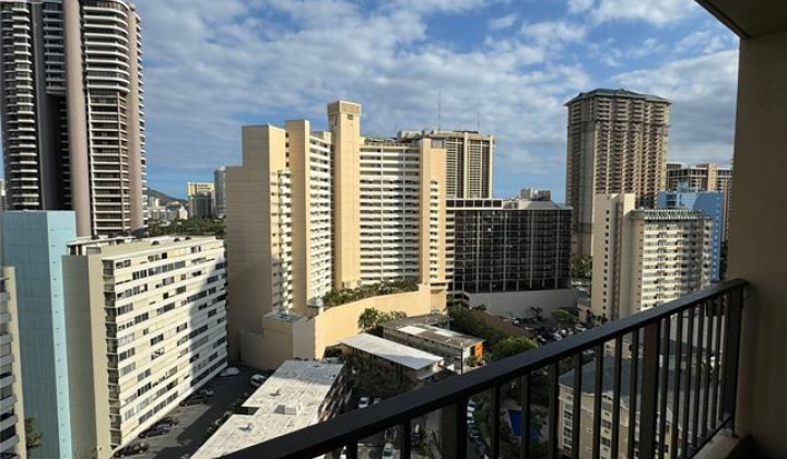 411 Hobron Lane,Honolulu,Hawaii,96815,1 Bedroom Bedrooms,1 BathroomBathrooms,Condo/Townhouse,Hobron,18,17997775