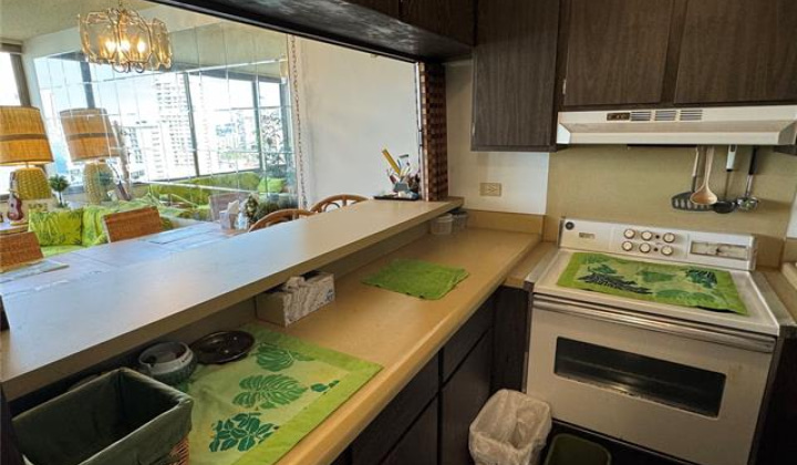 411 Hobron Lane,Honolulu,Hawaii,96815,1 Bedroom Bedrooms,1 BathroomBathrooms,Condo/Townhouse,Hobron,18,17997775