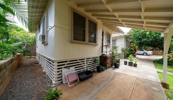 3811 Waialae Avenue,Honolulu,Hawaii,96816,8 Bedrooms Bedrooms,4 BathroomsBathrooms,Single family,Waialae,18096018