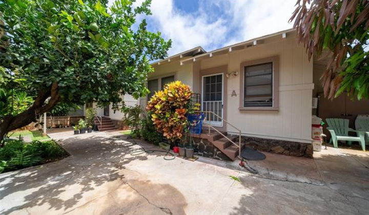 3811 Waialae Avenue,Honolulu,Hawaii,96816,8 Bedrooms Bedrooms,4 BathroomsBathrooms,Single family,Waialae,18096018