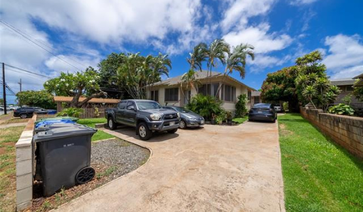 3811 Waialae Avenue,Honolulu,Hawaii,96816,8 Bedrooms Bedrooms,4 BathroomsBathrooms,Single family,Waialae,18096018