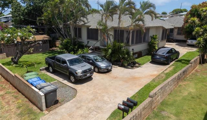 3811 Waialae Avenue,Honolulu,Hawaii,96816,8 Bedrooms Bedrooms,4 BathroomsBathrooms,Single family,Waialae,18096018