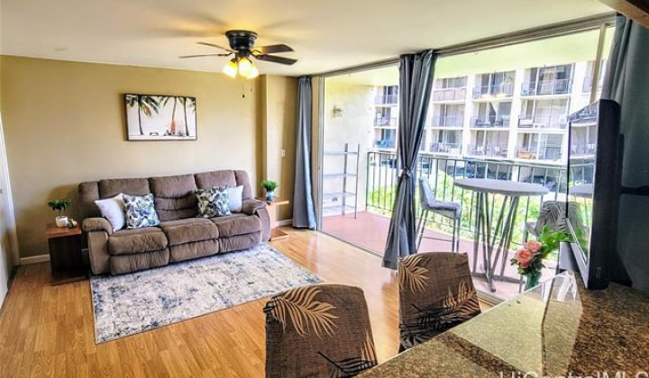 2355 Ala Wai Boulevard,Honolulu,Hawaii,96815,1 Bedroom Bedrooms,1 BathroomBathrooms,Condo/Townhouse,Ala Wai,6,18138910