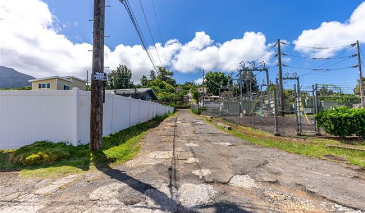 45-578 Keaahala Road,Kaneohe,Hawaii,96744,9 Bedrooms Bedrooms,3 BathroomsBathrooms,Single family,Keaahala,18111222