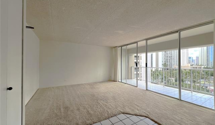 430 Keoniana Street,Honolulu,Hawaii,96815,1 Bedroom Bedrooms,1 BathroomBathrooms,Condo/Townhouse,Keoniana,4,18112535