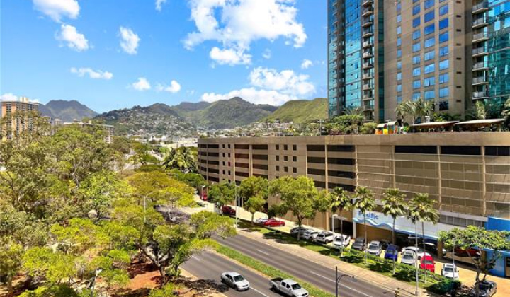 1188 Bishop Street,Honolulu,Hawaii,96813,1 Bedroom Bedrooms,1 BathroomBathrooms,Condo/Townhouse,Bishop,7,18020402