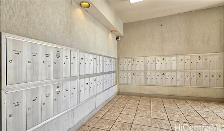 725 Piikoi Street,Honolulu,Hawaii,96814,1 Bedroom Bedrooms,1 BathroomBathrooms,Condo/Townhouse,Piikoi,2,18128095