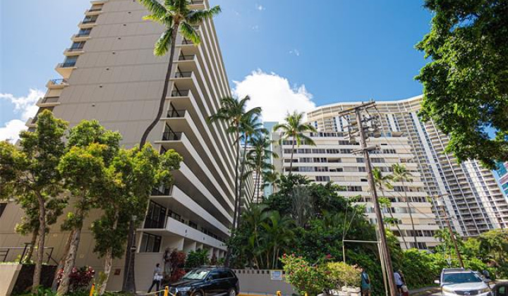 425 Ena Road,Honolulu,Hawaii,96815,1 Bedroom Bedrooms,1 BathroomBathrooms,Condo/Townhouse,Ena,3,18181859