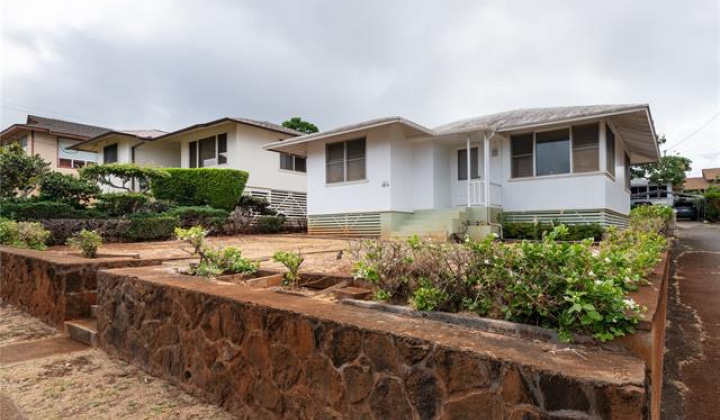 637 11th Avenue,Honolulu,Hawaii,96816,2 Bedrooms Bedrooms,1 BathroomBathrooms,Single family,11th,18145136