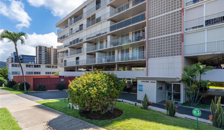 1717 Mott Smith Drive,Honolulu,Hawaii,96822,2 ベッドルーム ベッドルーム,2 バスルームバスルーム,コンド / タウンハウス,Mott Smith,25,18150430