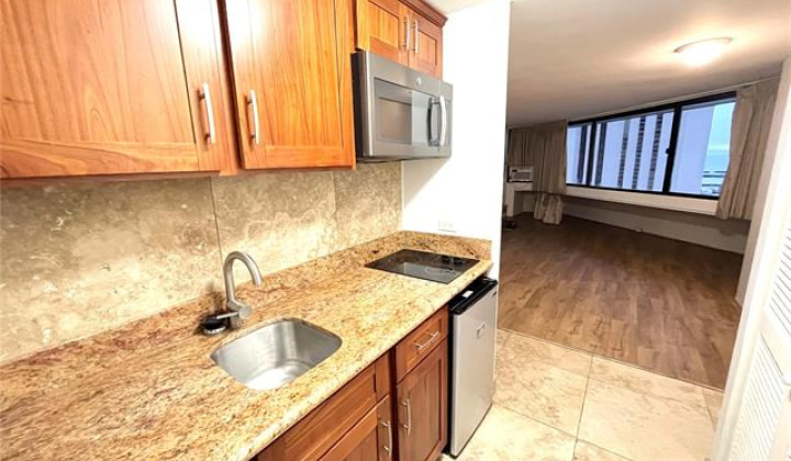 1700 Ala Moana Boulevard,Honolulu,Hawaii,96815,1 BathroomBathrooms,Condo/Townhouse,Ala Moana,17,18061672