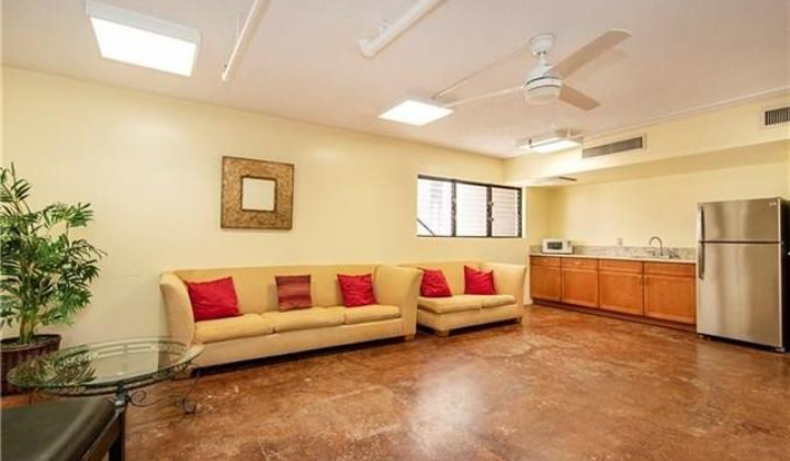 2040 Nuuanu Avenue,Honolulu,Hawaii,96817,1 Bedroom Bedrooms,1 BathroomBathrooms,Condo/Townhouse,Nuuanu,18,18159619