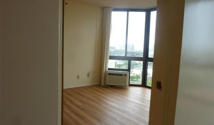 2040 Nuuanu Avenue,Honolulu,Hawaii,96817,1 Bedroom Bedrooms,1 BathroomBathrooms,Condo/Townhouse,Nuuanu,18,18159619