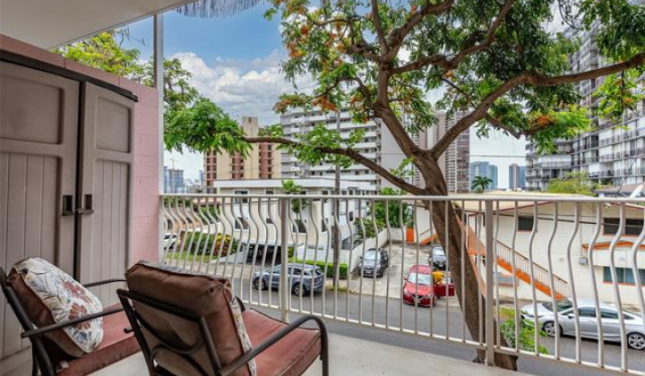 1020 Green Street,Honolulu,Hawaii,96822,1 Bedroom Bedrooms,1 BathroomBathrooms,Condo/Townhouse,Green,2,18159789