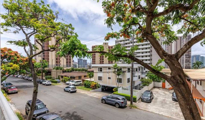 1020 Green Street,Honolulu,Hawaii,96822,1 Bedroom Bedrooms,1 BathroomBathrooms,Condo/Townhouse,Green,2,18159789