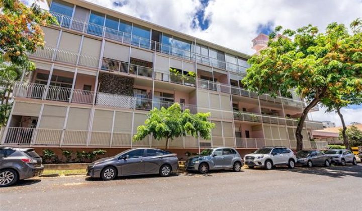 1020 Green Street,Honolulu,Hawaii,96822,1 Bedroom Bedrooms,1 BathroomBathrooms,Condo/Townhouse,Green,2,18159789