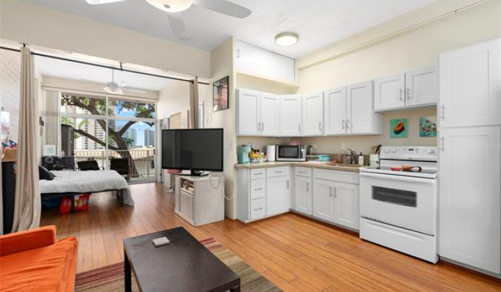 1020 Green Street,Honolulu,Hawaii,96822,1 Bedroom Bedrooms,1 BathroomBathrooms,Condo/Townhouse,Green,2,18159789