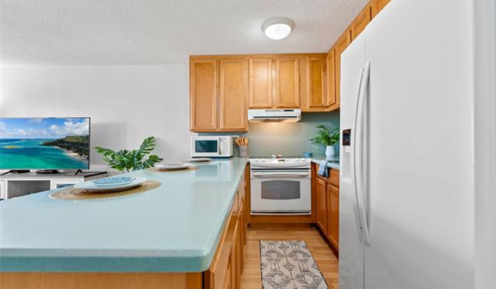 2140 Kuhio Avenue,Honolulu,Hawaii,96815,1 Bedroom Bedrooms,1 BathroomBathrooms,Condo/Townhouse,Kuhio,15,18176914