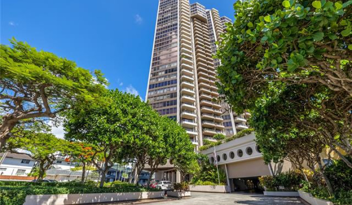 1221 Victoria Street,Honolulu,Hawaii,96814,1 Bedroom Bedrooms,1 BathroomBathrooms,Condo/Townhouse,Victoria,6,18210632