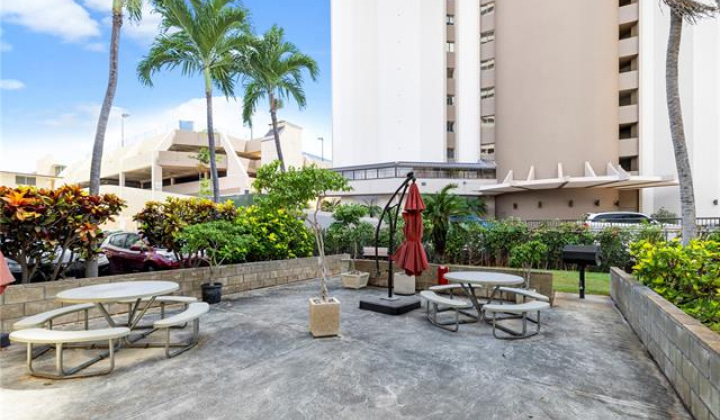 2525 Date Street,Honolulu,Hawaii,96826,1 BathroomBathrooms,Condo/Townhouse,Date,15,18211520