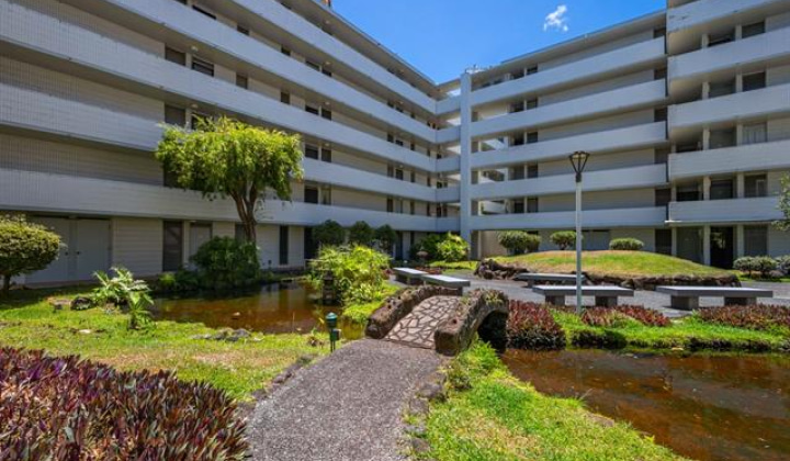 647 Kunawai Lane,Honolulu,Hawaii,96817,2 Bedrooms Bedrooms,1 BathroomBathrooms,Condo/Townhouse,Kunawai,5,18186777