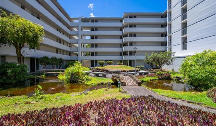 647 Kunawai Lane,Honolulu,Hawaii,96817,2 Bedrooms Bedrooms,1 BathroomBathrooms,Condo/Townhouse,Kunawai,5,18186777