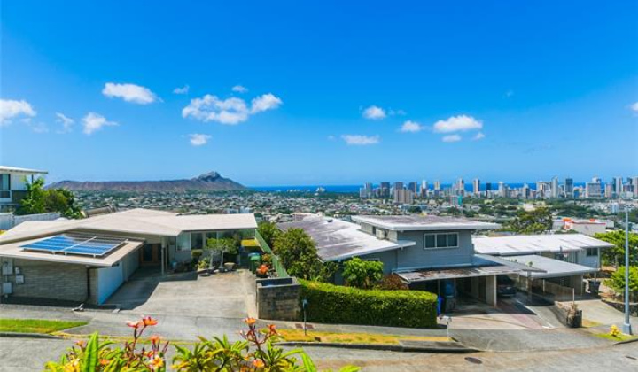 1434 Kalaepohaku Street,Honolulu,Hawaii,96816,3 Bedrooms Bedrooms,3 BathroomsBathrooms,Single family,Kalaepohaku,18206761