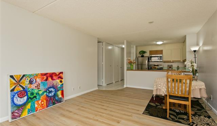 400 Hobron Lane,Honolulu,Hawaii,96815,1 Bedroom Bedrooms,1 BathroomBathrooms,Condo/Townhouse,Hobron,8,18213574