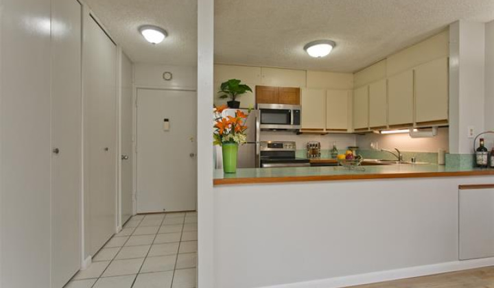 400 Hobron Lane,Honolulu,Hawaii,96815,1 Bedroom Bedrooms,1 BathroomBathrooms,Condo/Townhouse,Hobron,8,18213574